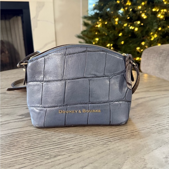 Authentic Dooney & Burke in excellent condition! - Picture 1 of 7